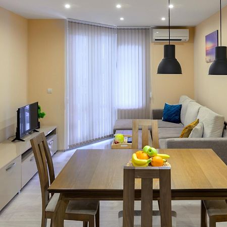 Уютен Апартамент В Град Варна Extérieur photo