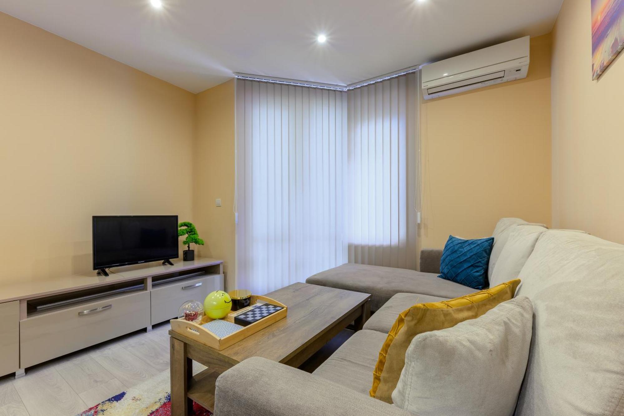 Уютен Апартамент В Град Варна Extérieur photo