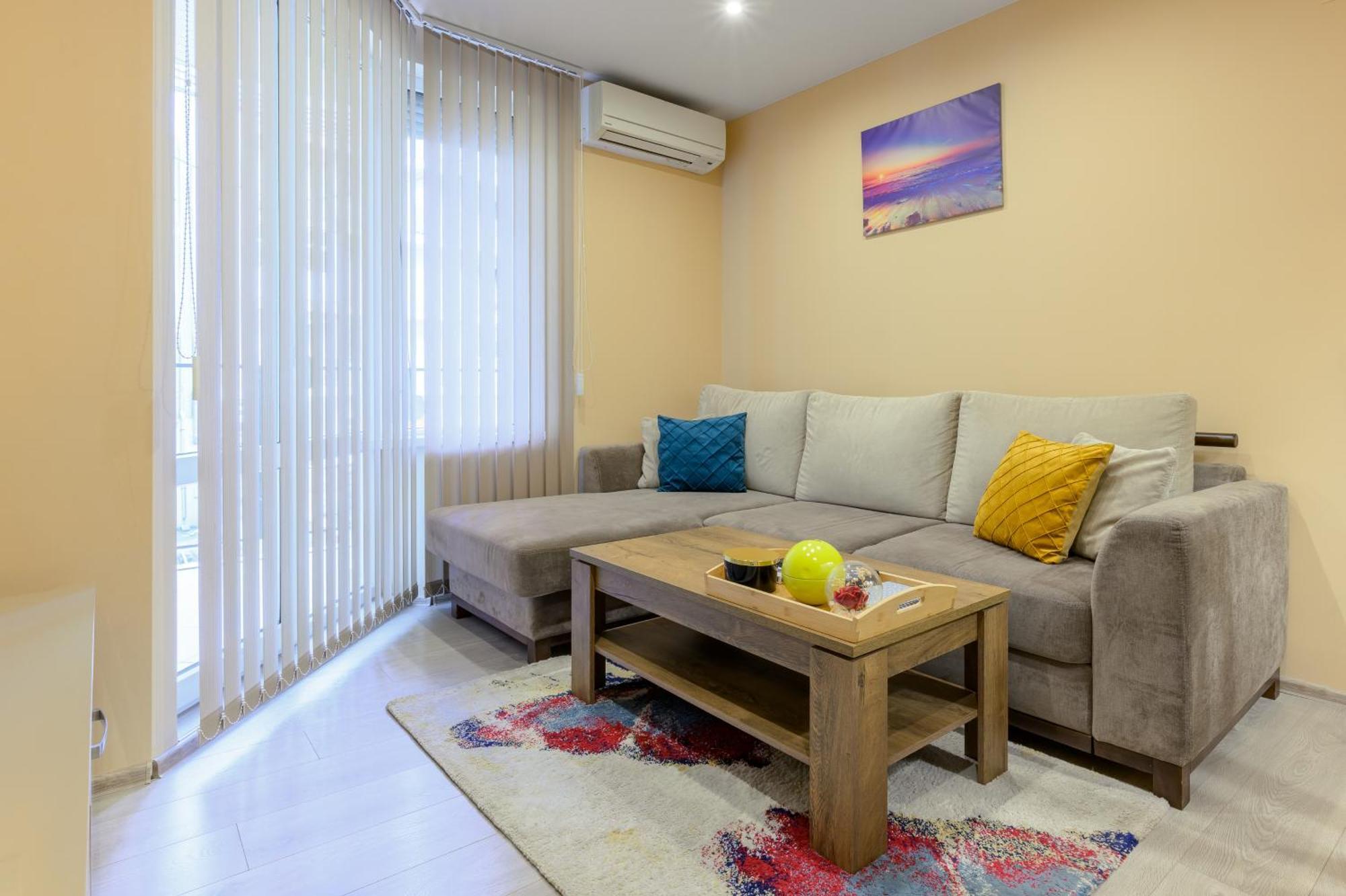 Уютен Апартамент В Град Варна Extérieur photo